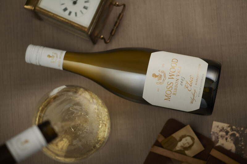 20260115_MOSS WOOD_Creatives_RV Elsa 25_hori pouring