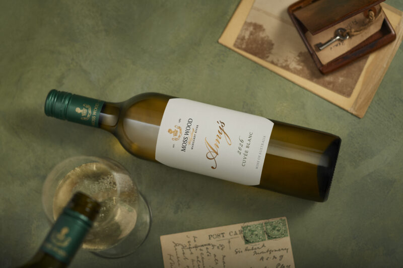 20260716_MOSS WOOD_Creatives_Amys Cuvee Blanc 2026_hori pouring