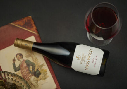 20221114_MOSS WOOD_Creative_2021 Pinot Noir hori